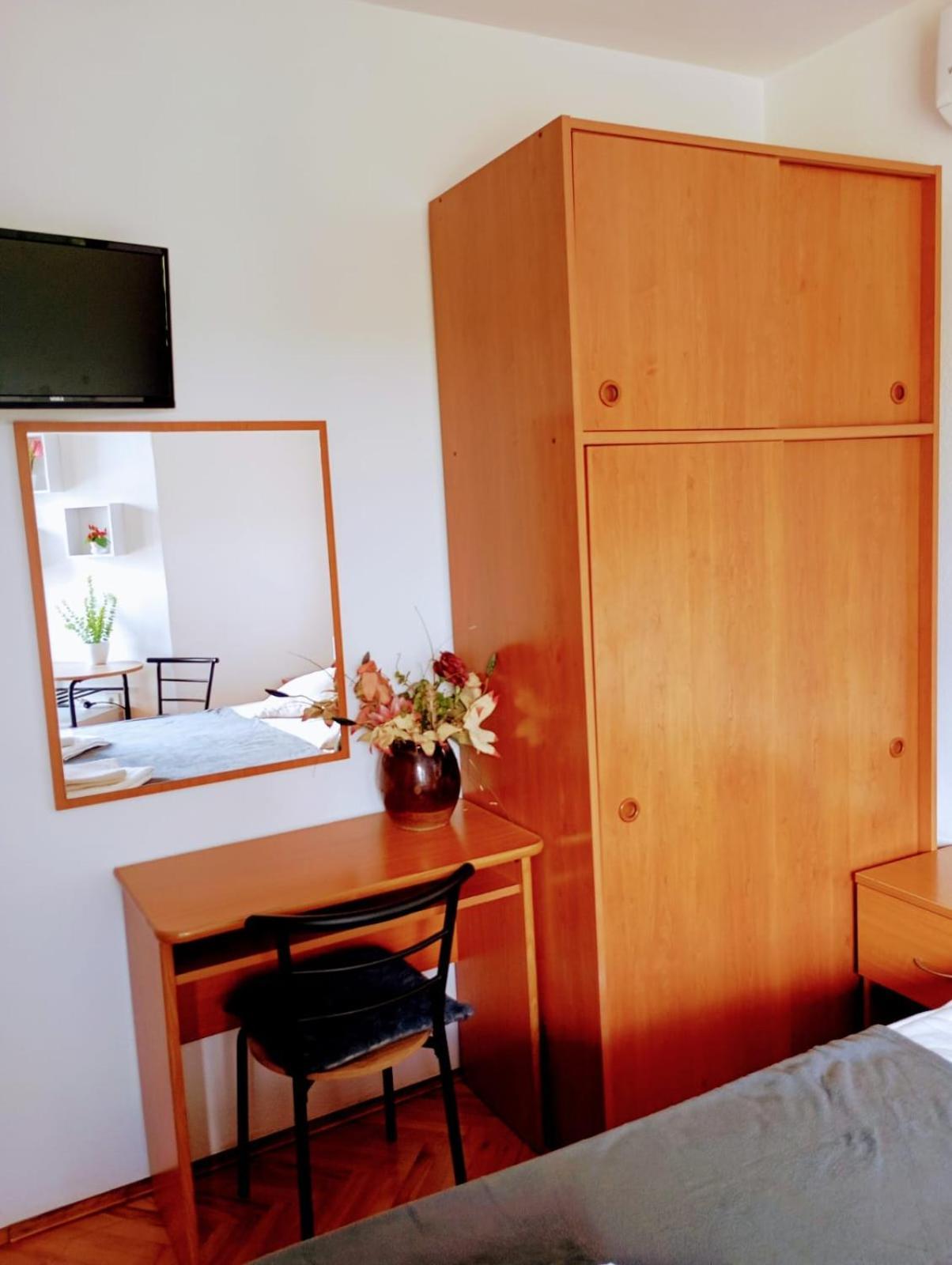 Rooms Helena Крк Экстерьер фото