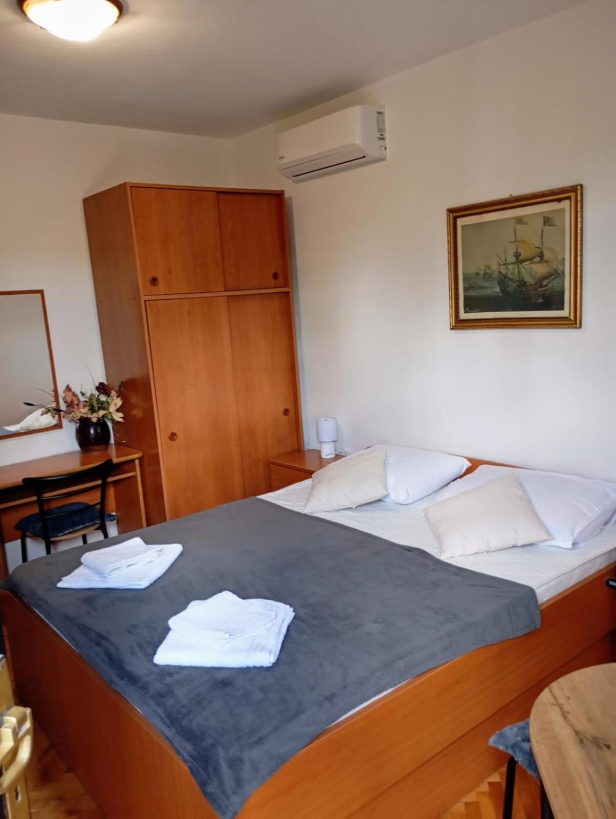 Rooms Helena Крк Экстерьер фото