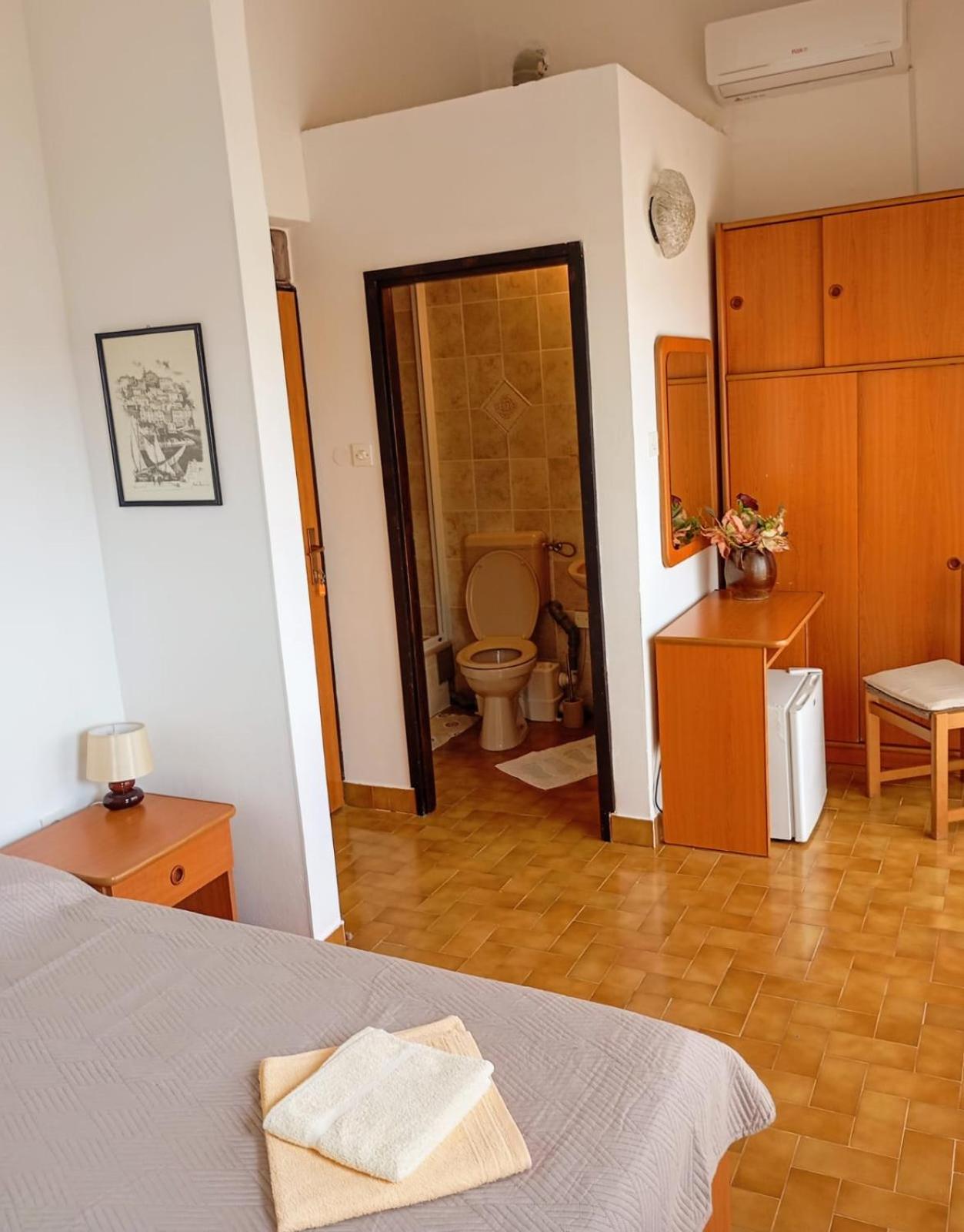Rooms Helena Крк Экстерьер фото