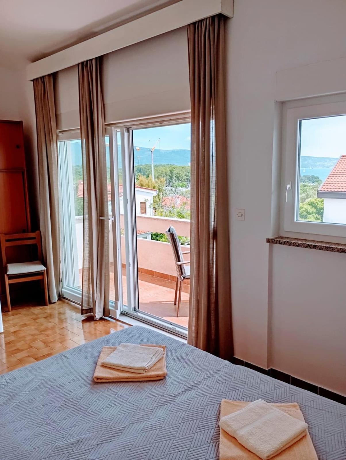Rooms Helena Крк Экстерьер фото