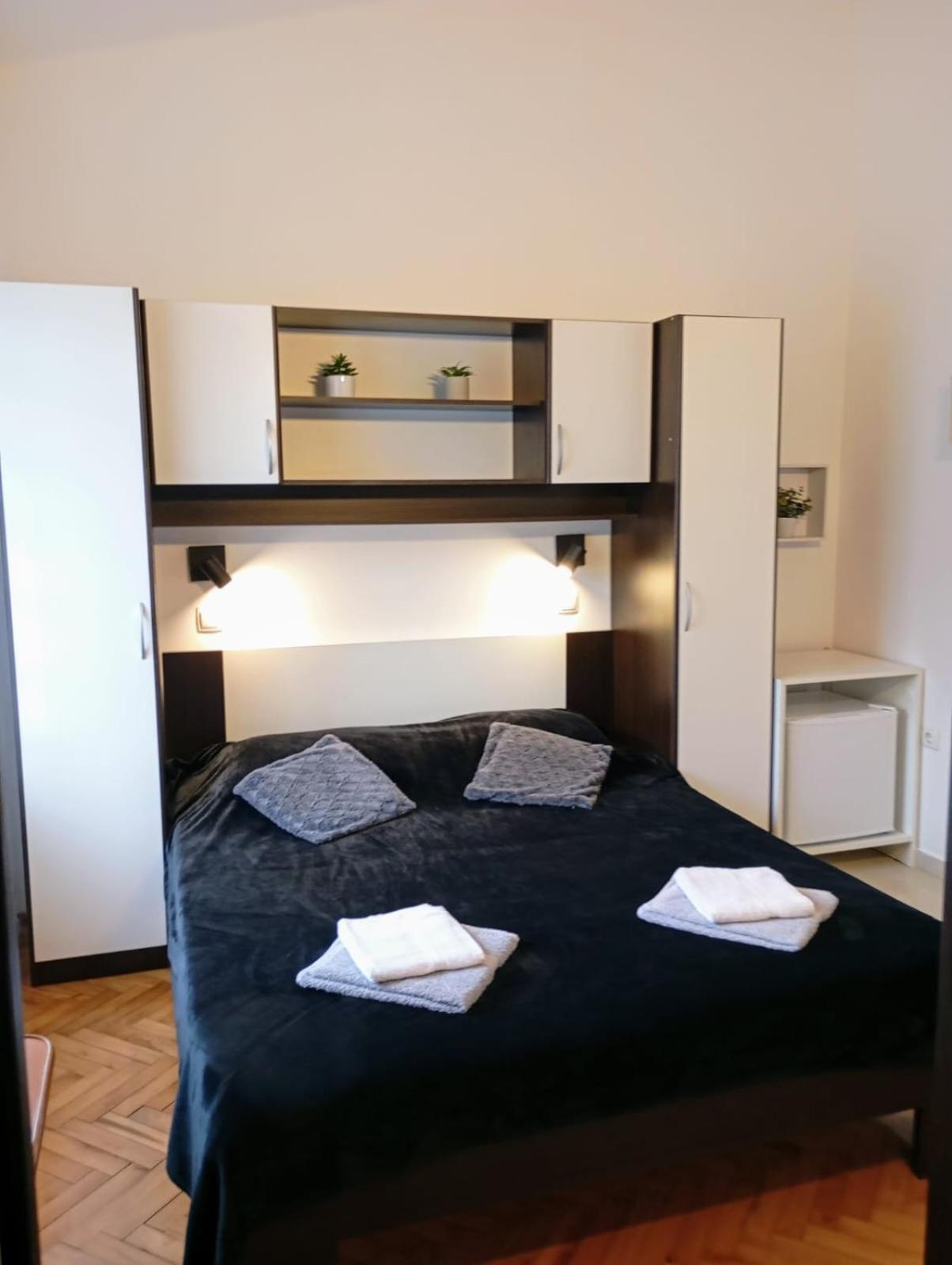 Rooms Helena Крк Экстерьер фото